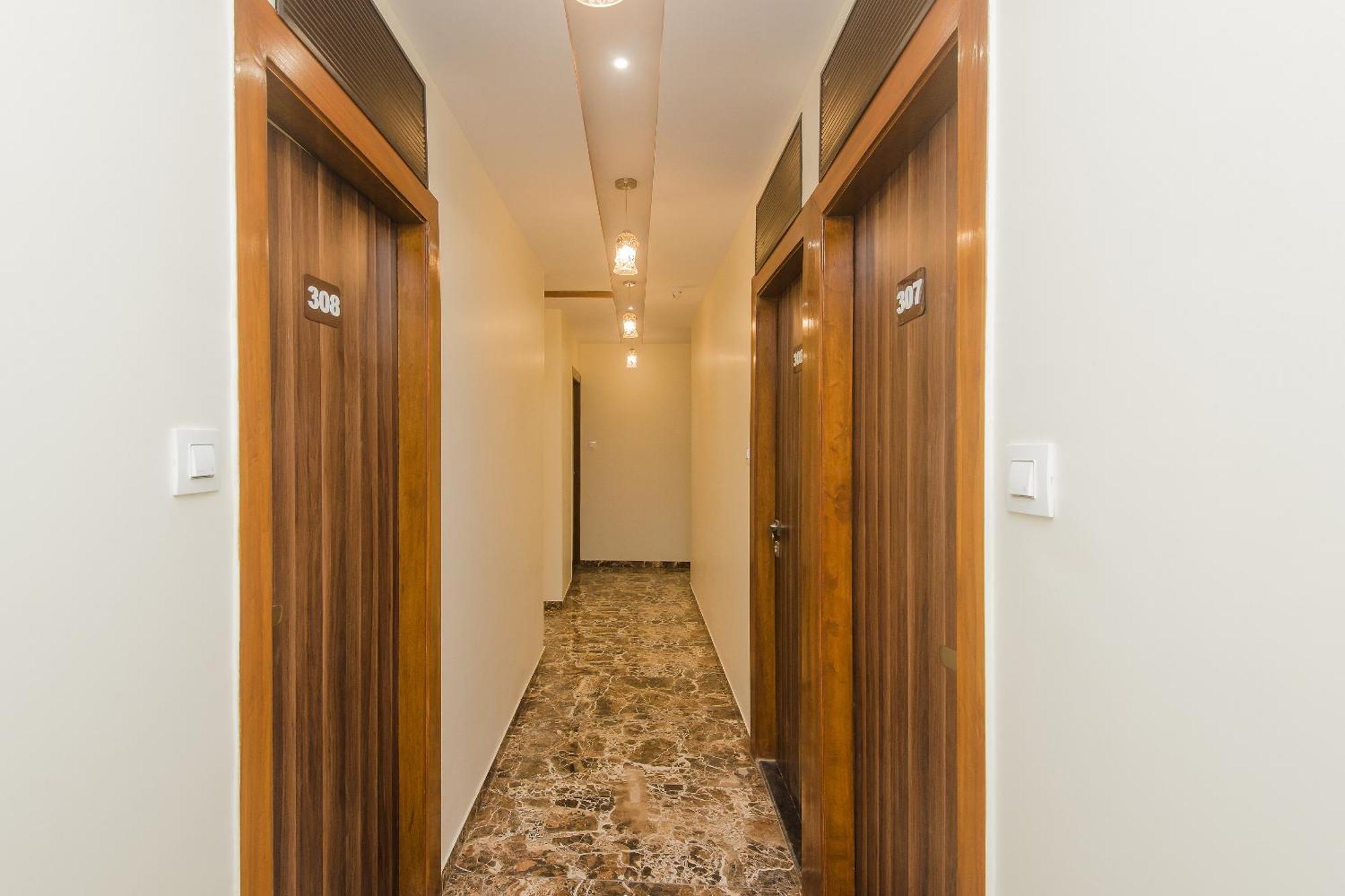 Hotel O Avion Park Bombay